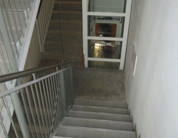 Bestandstreppenhaus_neues_Treppenhaus.jpg